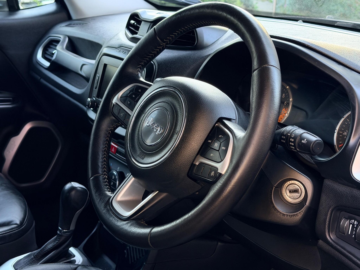 Used Jeep Renegade 2016 for sale - 78159183: Photo 2