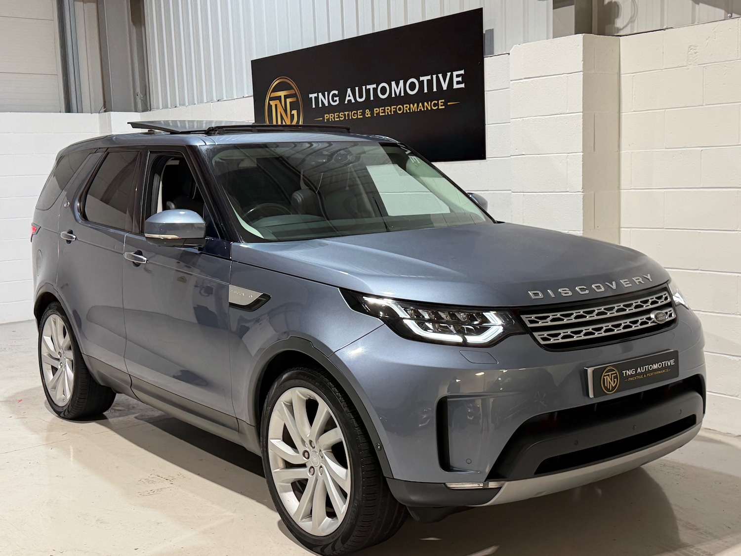 Used Land Rover Discovery 2018 for sale - 77786370: Photo 4