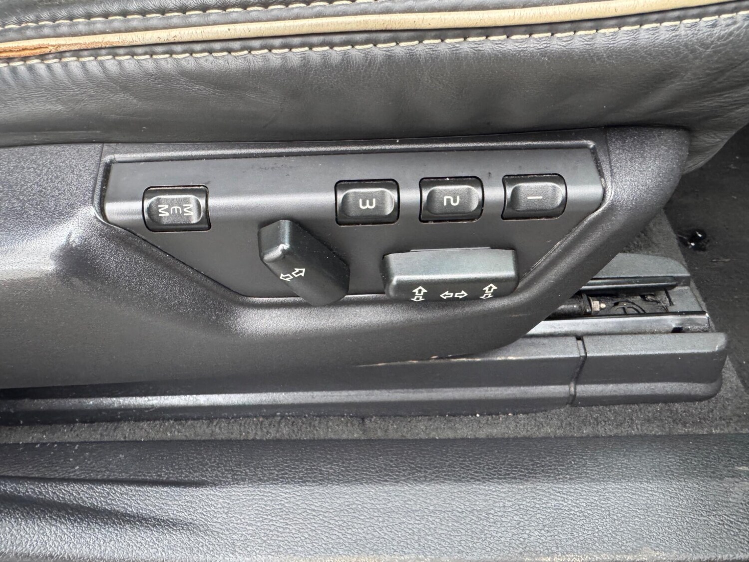 Used Volvo XC90 2011 for sale - 77762581: Photo 19