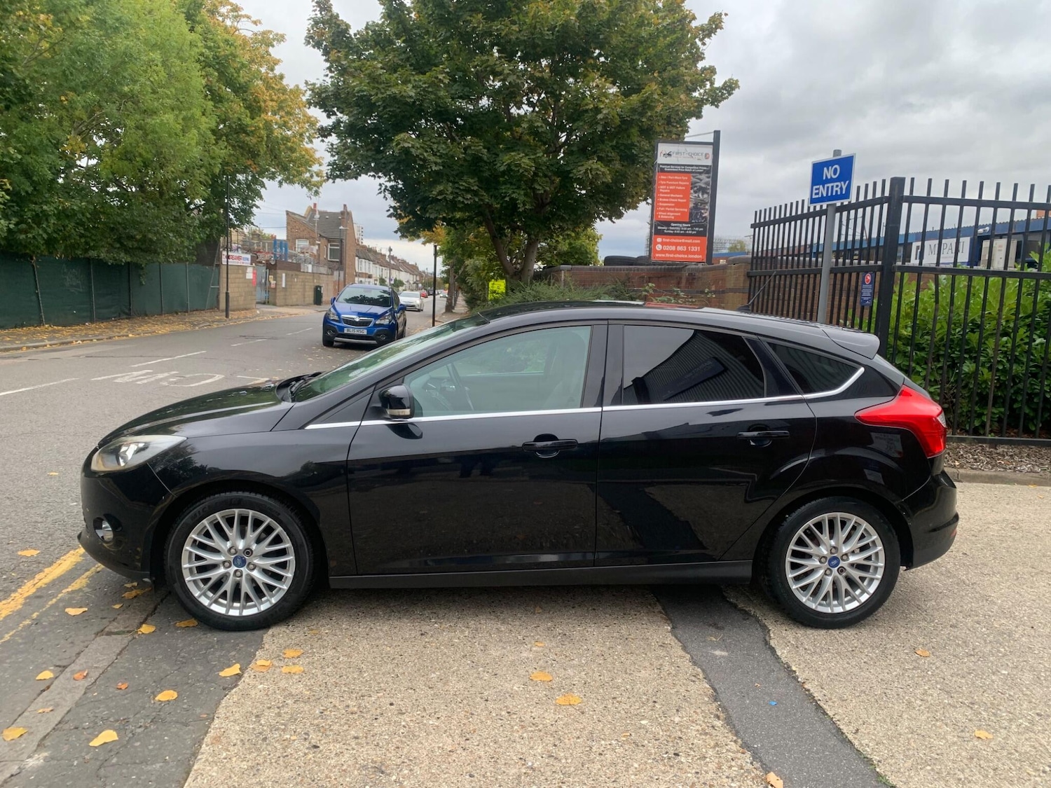 Used Ford Focus 2011 for sale - 77927868: Photo 2