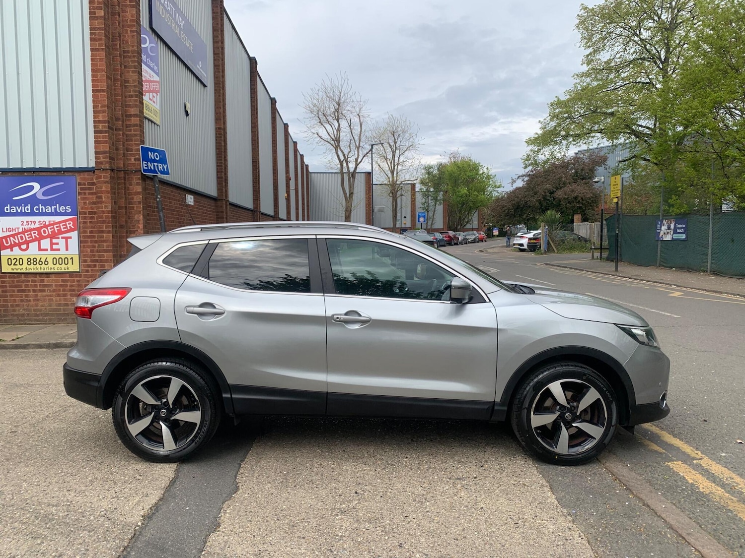 Used Nissan Qashqai 2015 for sale - 77927889: Photo 9