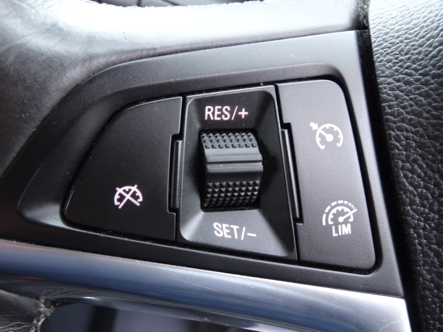 Used Vauxhall Mokka 2015 for sale - 77971910: Photo 18