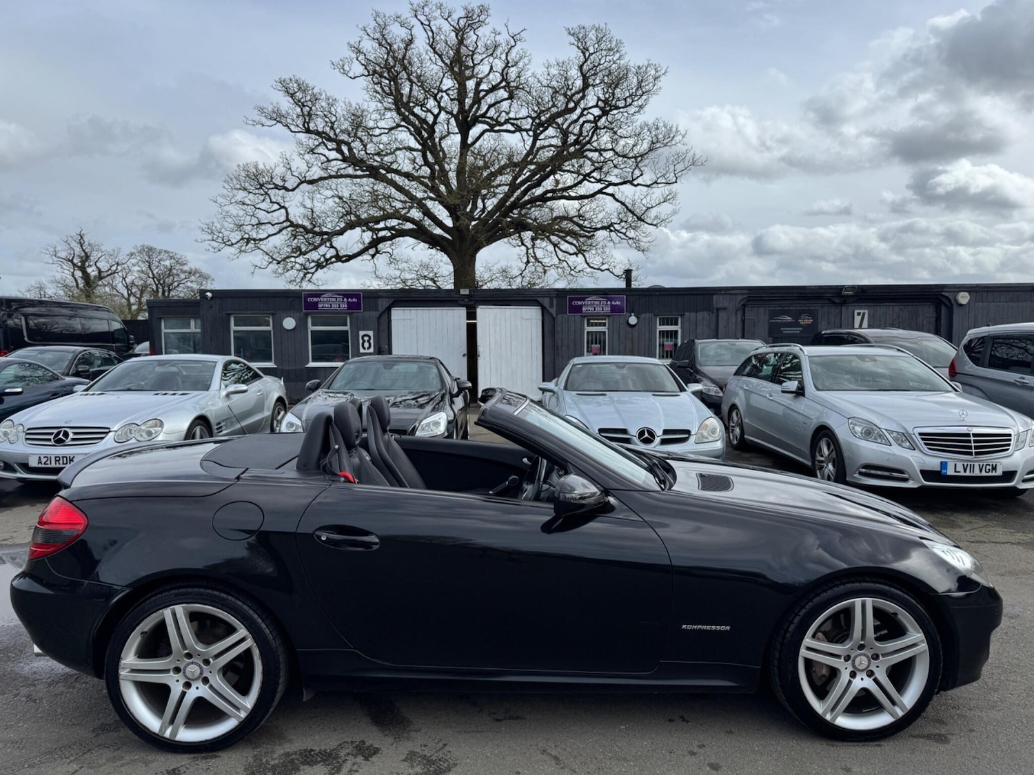 Used Mercedes-Benz SLK 2011 for sale - 77989416: Photo 3