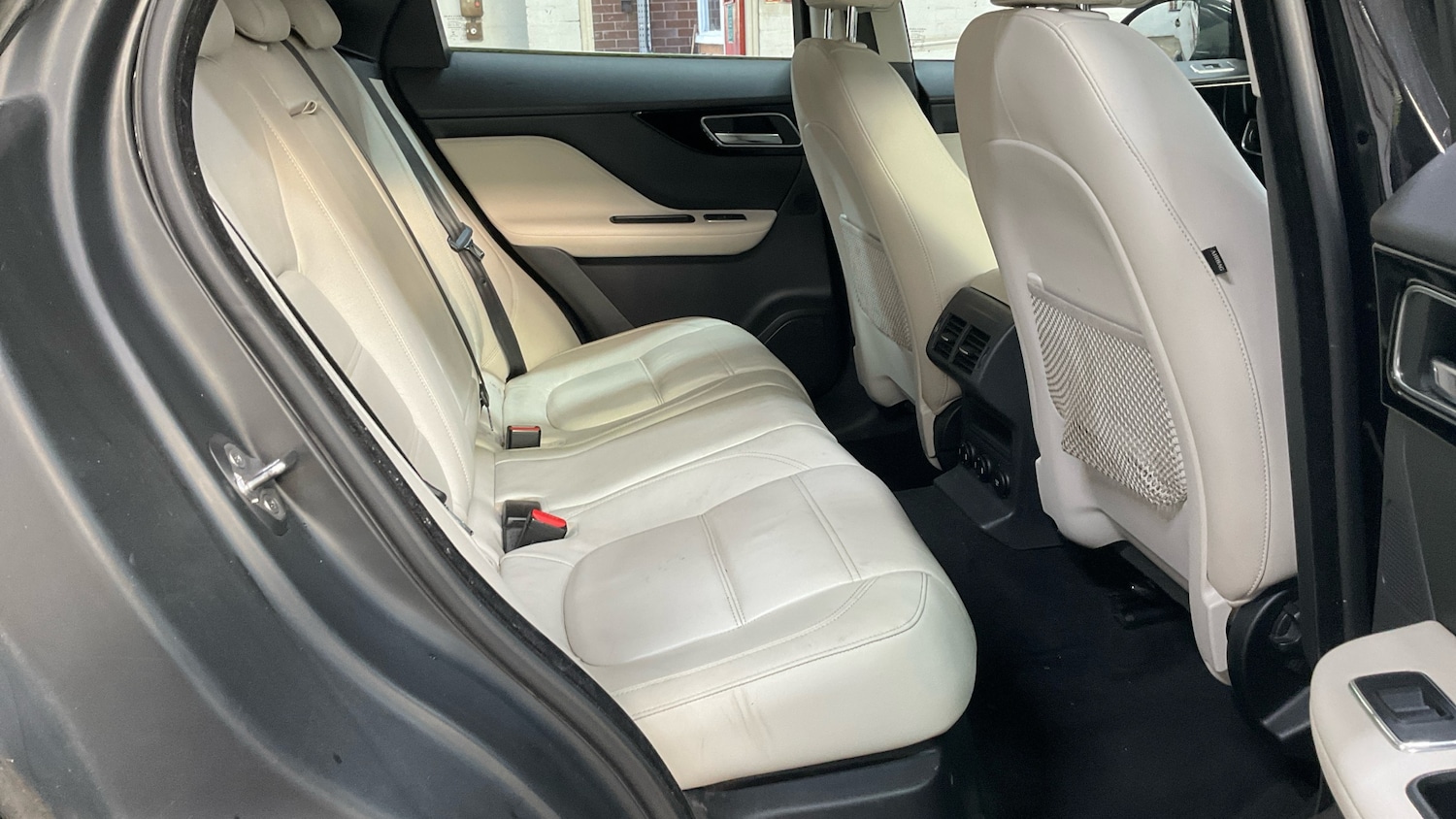 Used Jaguar F-Pace 2017 for sale - 77942373: Photo 10