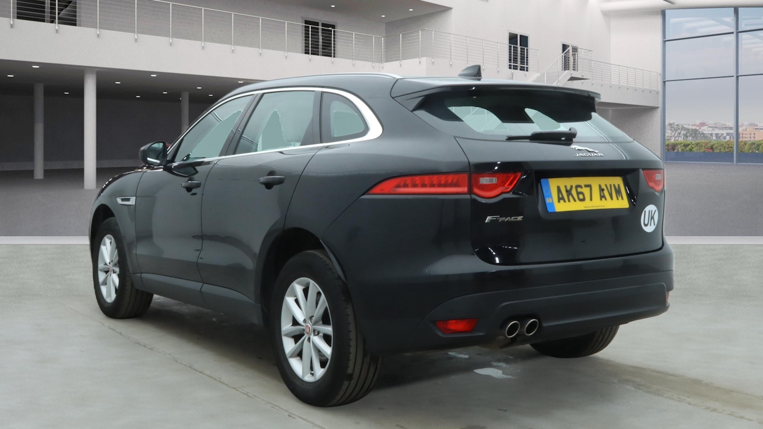 Used Jaguar F-Pace 2017 for sale - 77942373: Photo 4