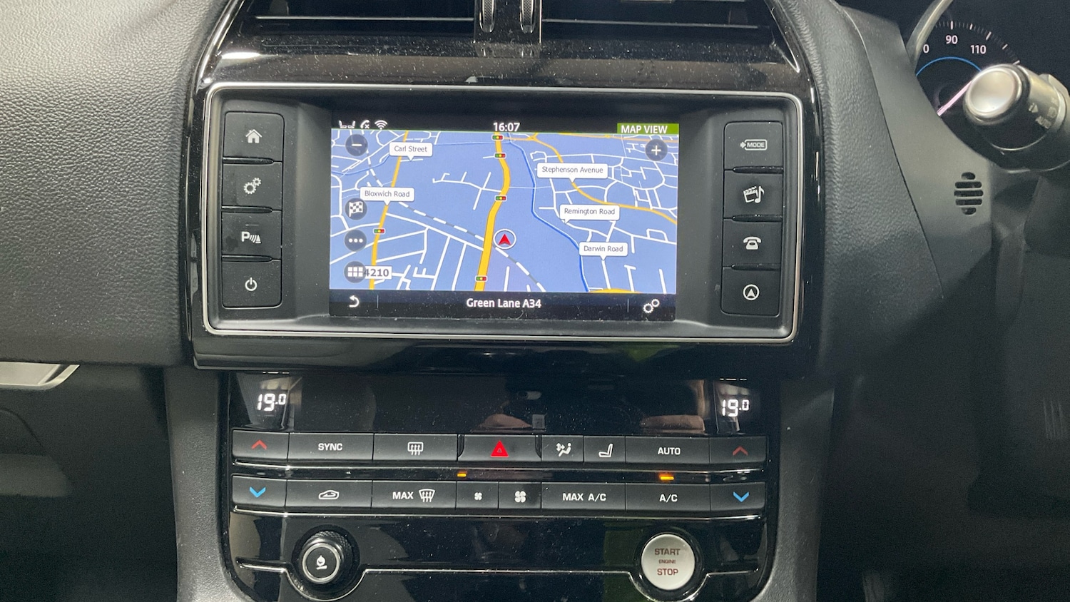 Used Jaguar F-Pace 2017 for sale - 77942373: Photo 9