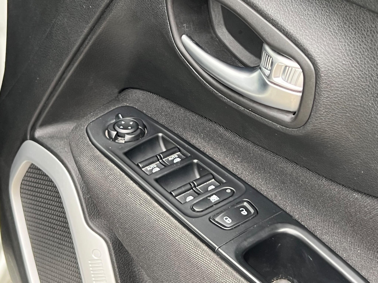 Used Jeep Renegade 2017 for sale - 78029197: Photo 21