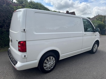 Used Volkswagen Transporter 2017 for sale - 79005290: Photo