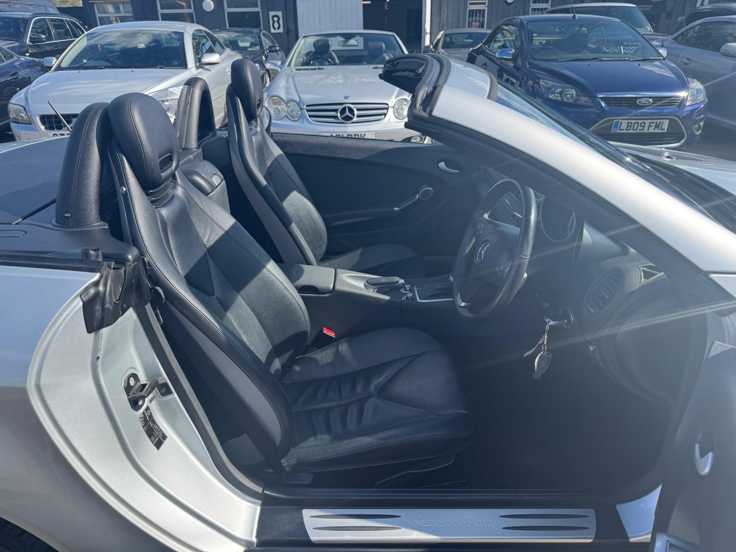 Used Mercedes-Benz SLK 2010 for sale - 78163036: Photo 11