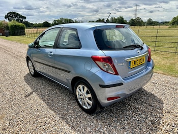 Used Toyota Yaris 2013 for sale - 79055005: Photo