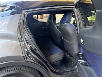 Used Toyota C-HR 2017 for sale - 79035299: Photo