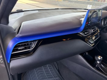 Used Toyota C-HR 2017 for sale - 79035299: Photo