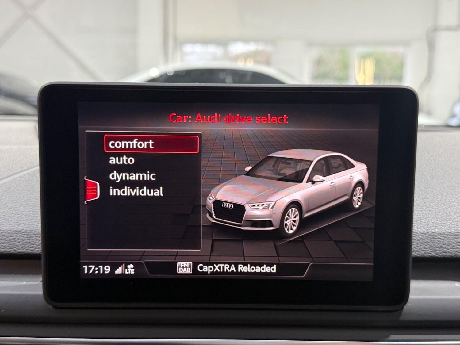 Used Audi A4 2018 for sale - 77942357: Photo 24