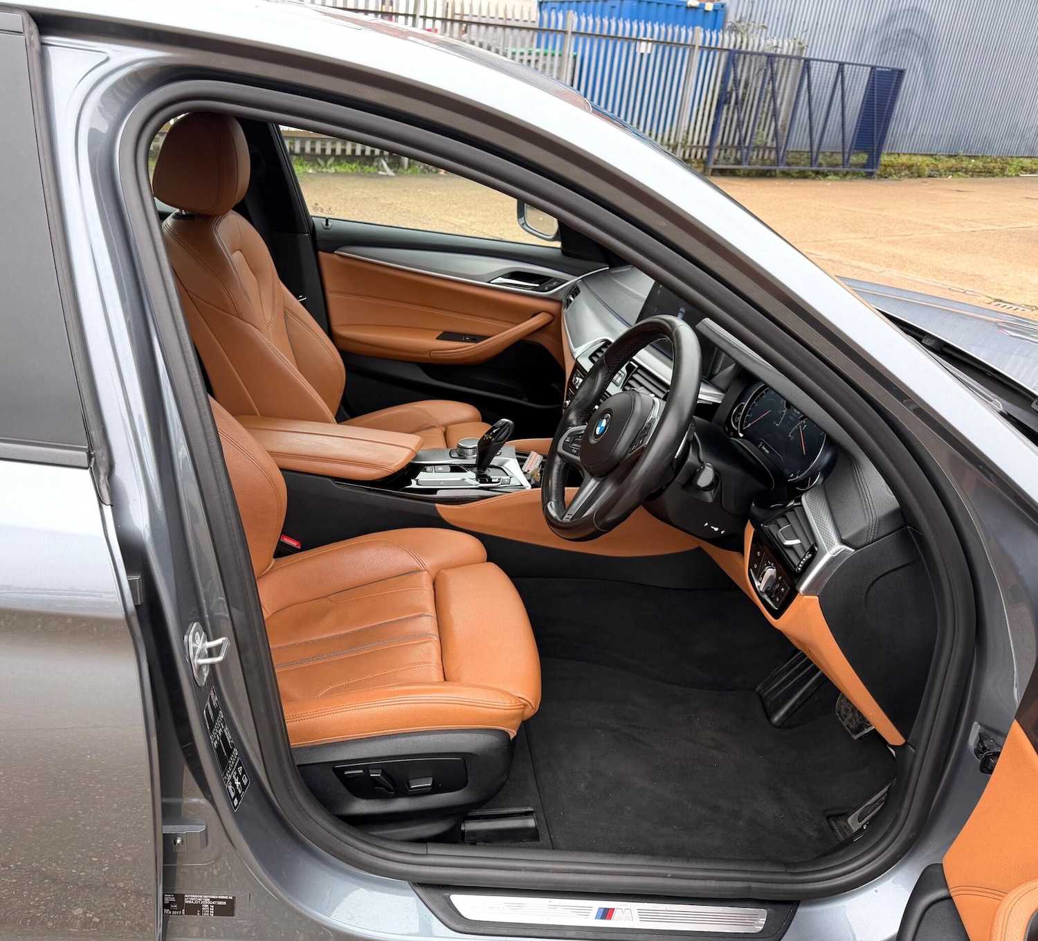 Used BMW 5 Series 2017 for sale - 78002044: Photo 2