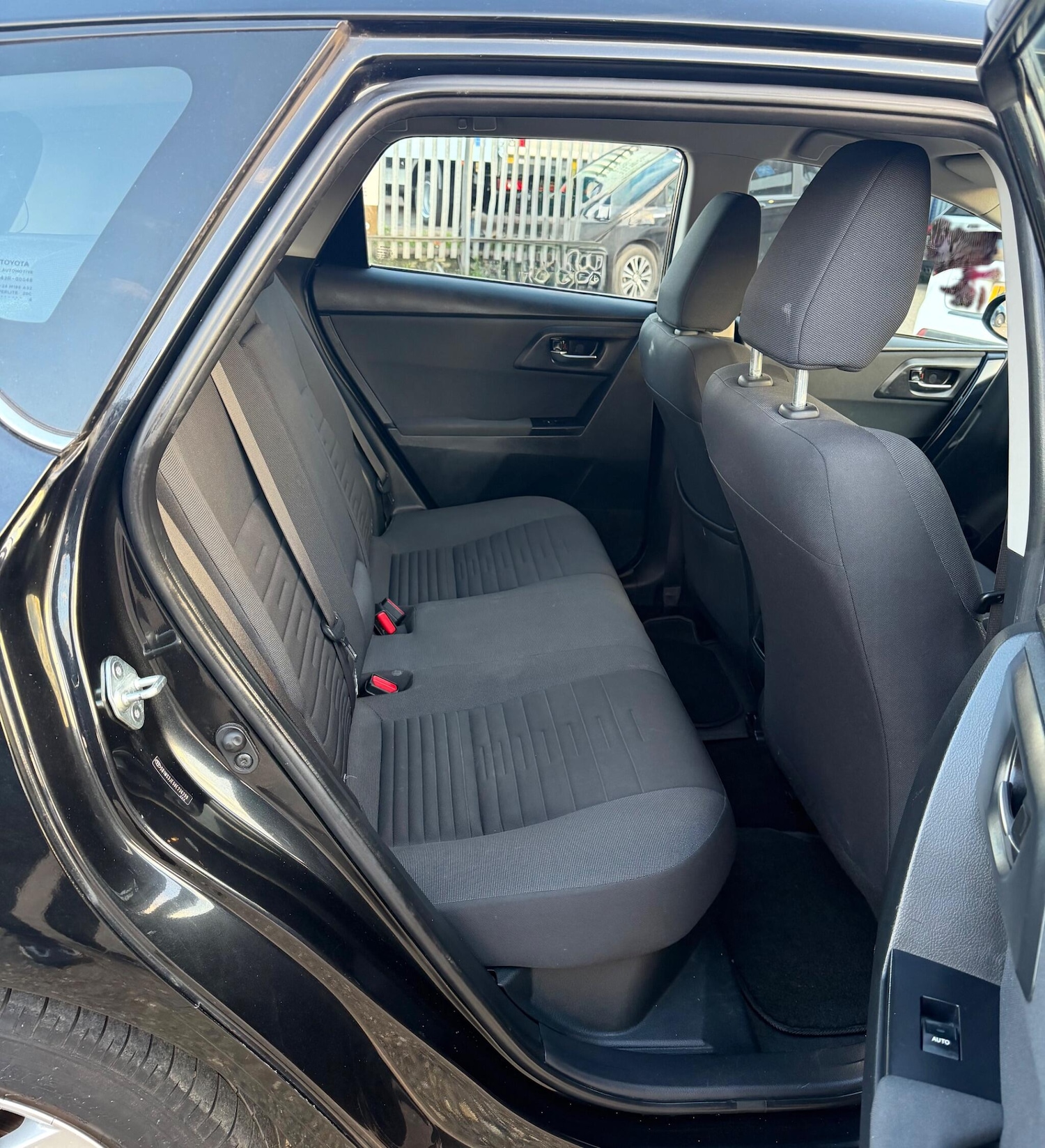 Used Toyota Auris 2016 for sale - 78001945: Photo 2