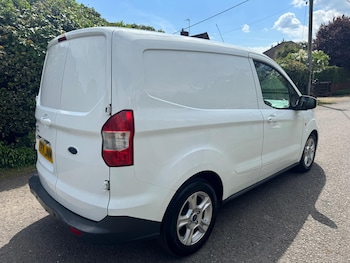 Used Ford Transit Courier 2021 for sale - 78521150: Photo