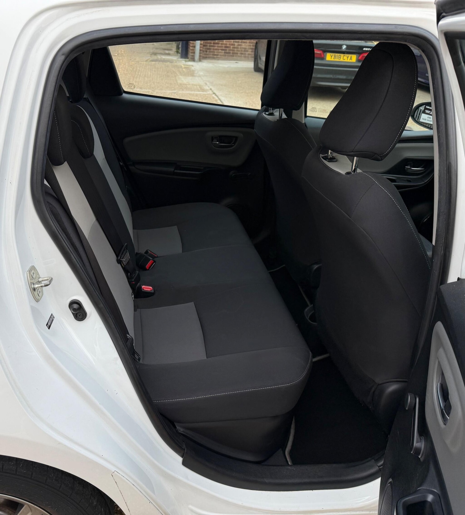 Used Toyota Yaris 2017 for sale - 78001960: Photo 17