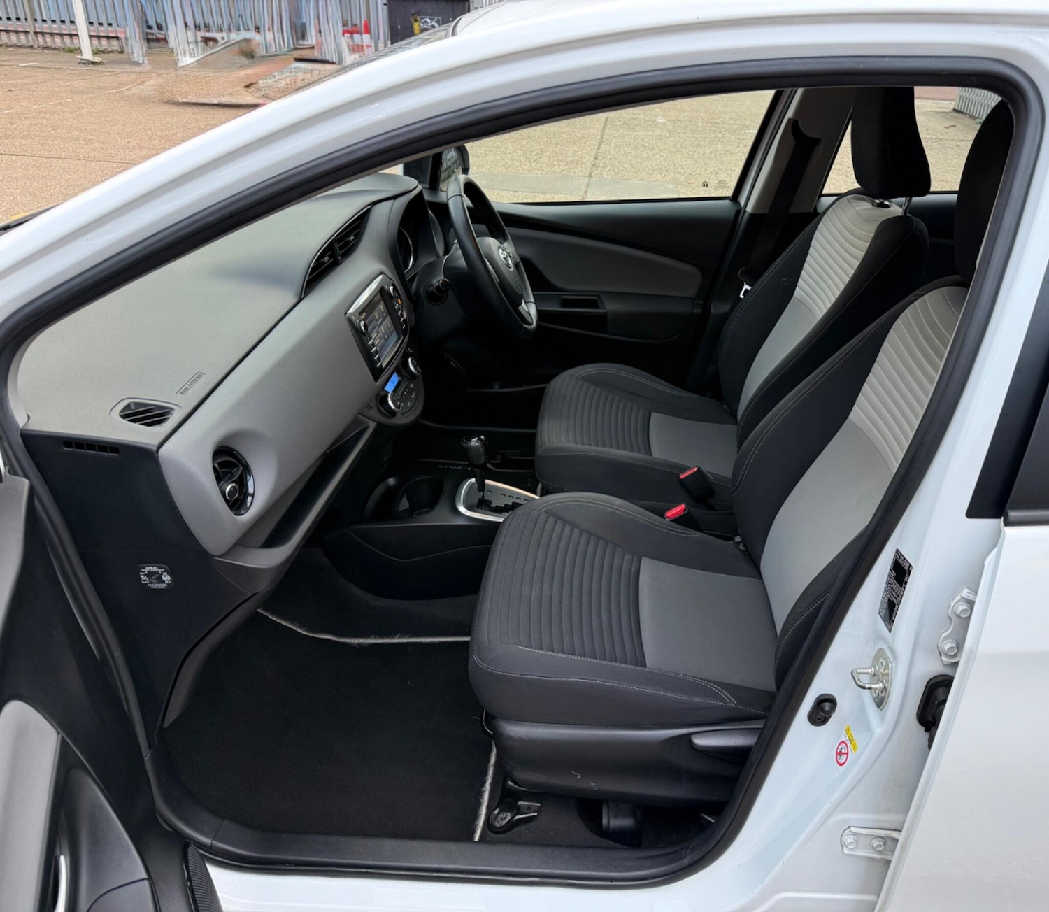 Used Toyota Yaris 2017 for sale - 78001960: Photo 20