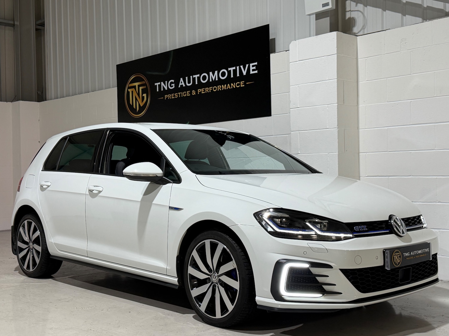 Used Volkswagen Golf 2020 for sale - 77980221: Photo 1