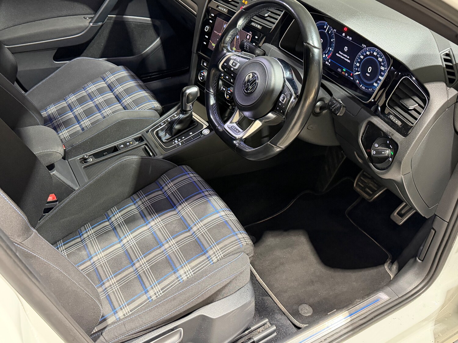 Used Volkswagen Golf 2020 for sale - 77980221: Photo 10