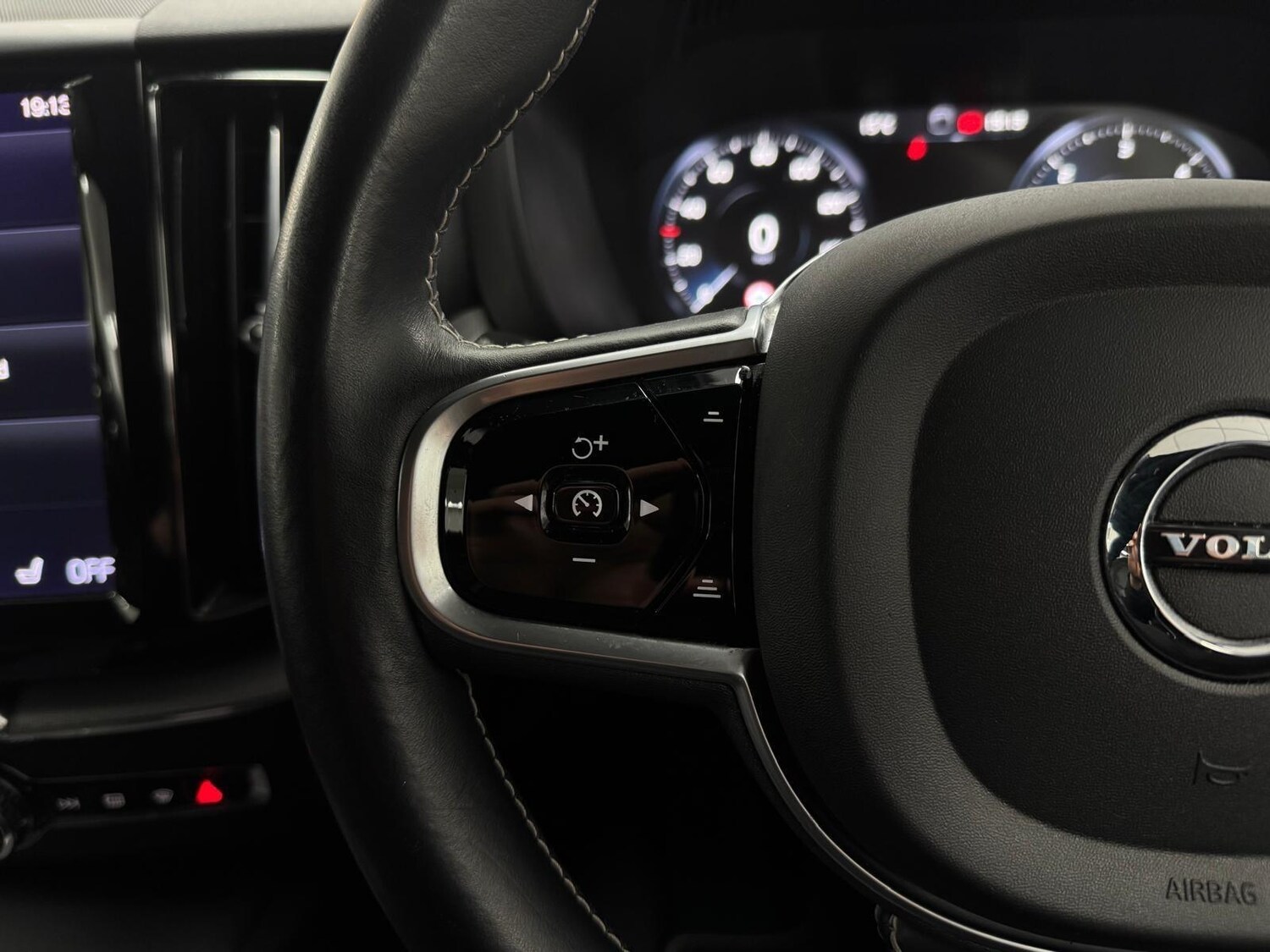 Used Volvo XC60 2021 for sale - 77762447: Photo 13