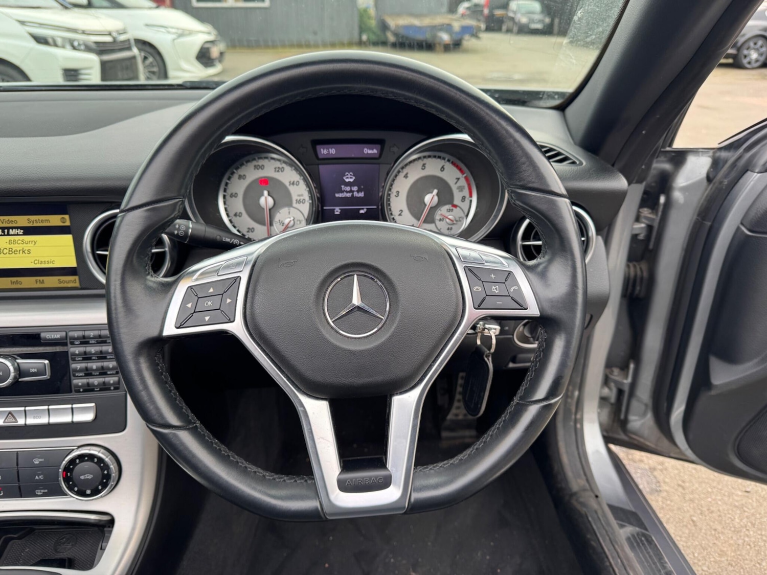 Used Mercedes-Benz SLK 2011 for sale - 77890538: Photo 19