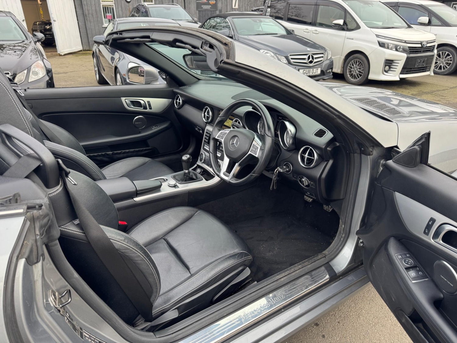 Used Mercedes-Benz SLK 2011 for sale - 77890538: Photo 22