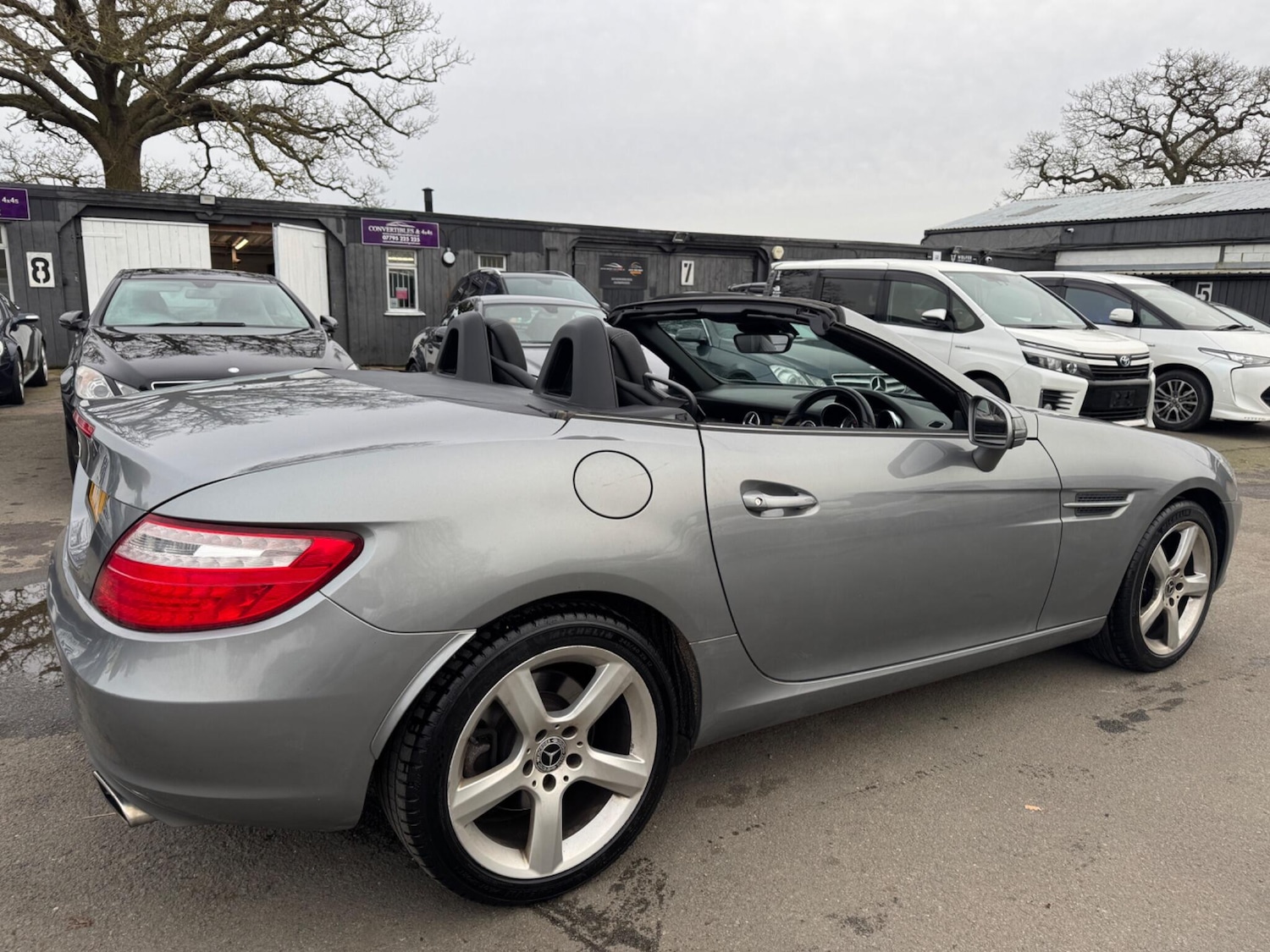 Used Mercedes-Benz SLK 2011 for sale - 77890538: Photo 5