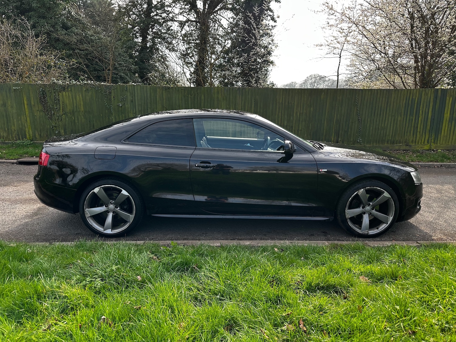 Used Audi A5 2011 for sale - 77942366: Photo 2