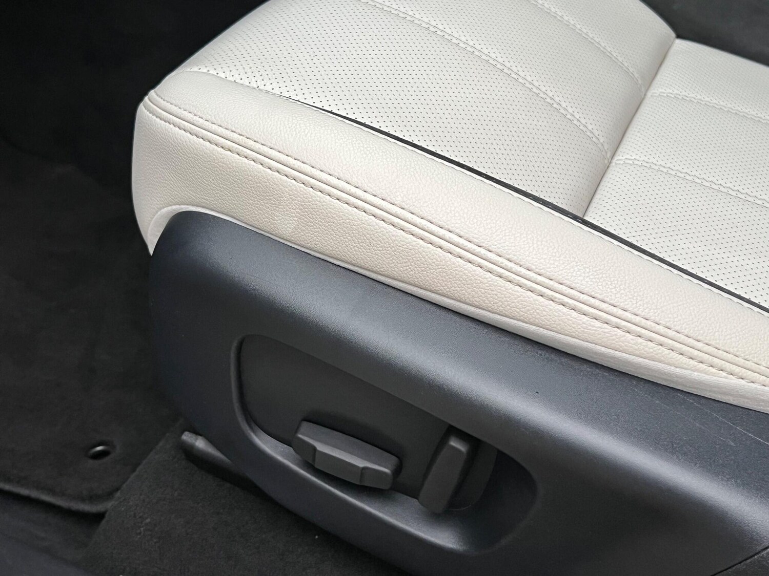 Used Land Rover Range Rover Velar 2018 for sale - 78029207: Photo 16