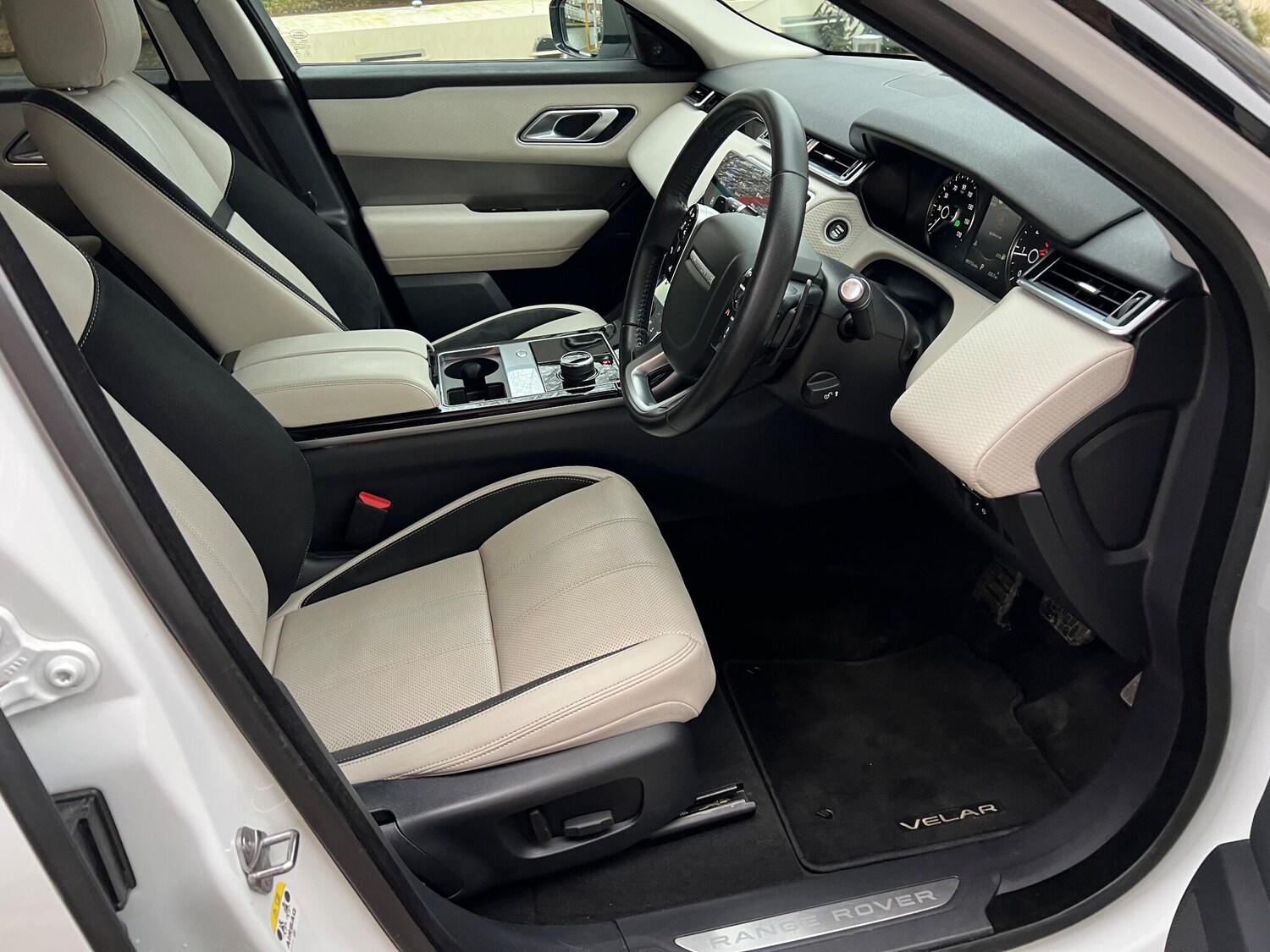 Used Land Rover Range Rover Velar 2018 for sale - 78029207: Photo 8