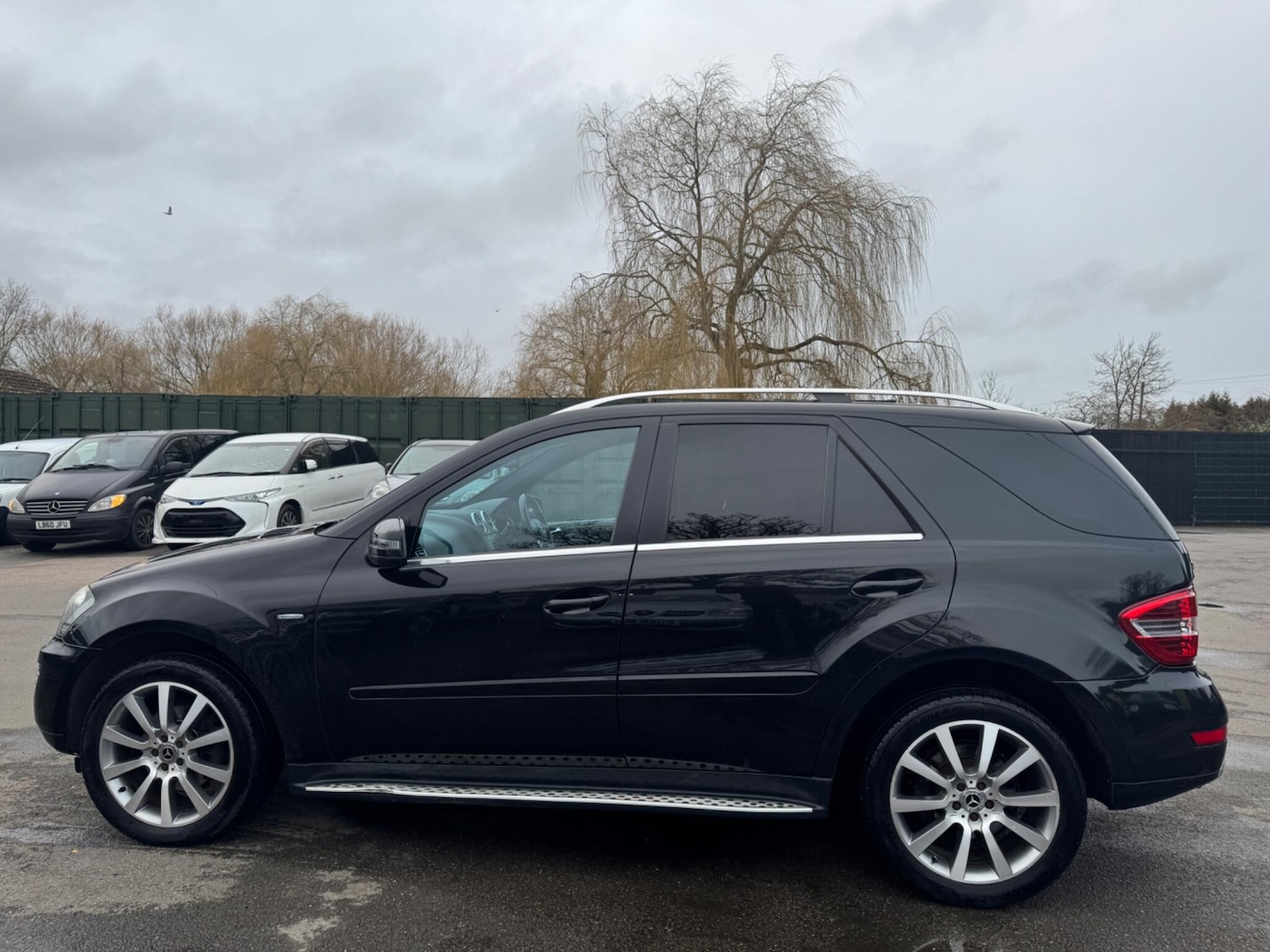 Used Mercedes-Benz M Class 2011 for sale - 77762568: Photo 10