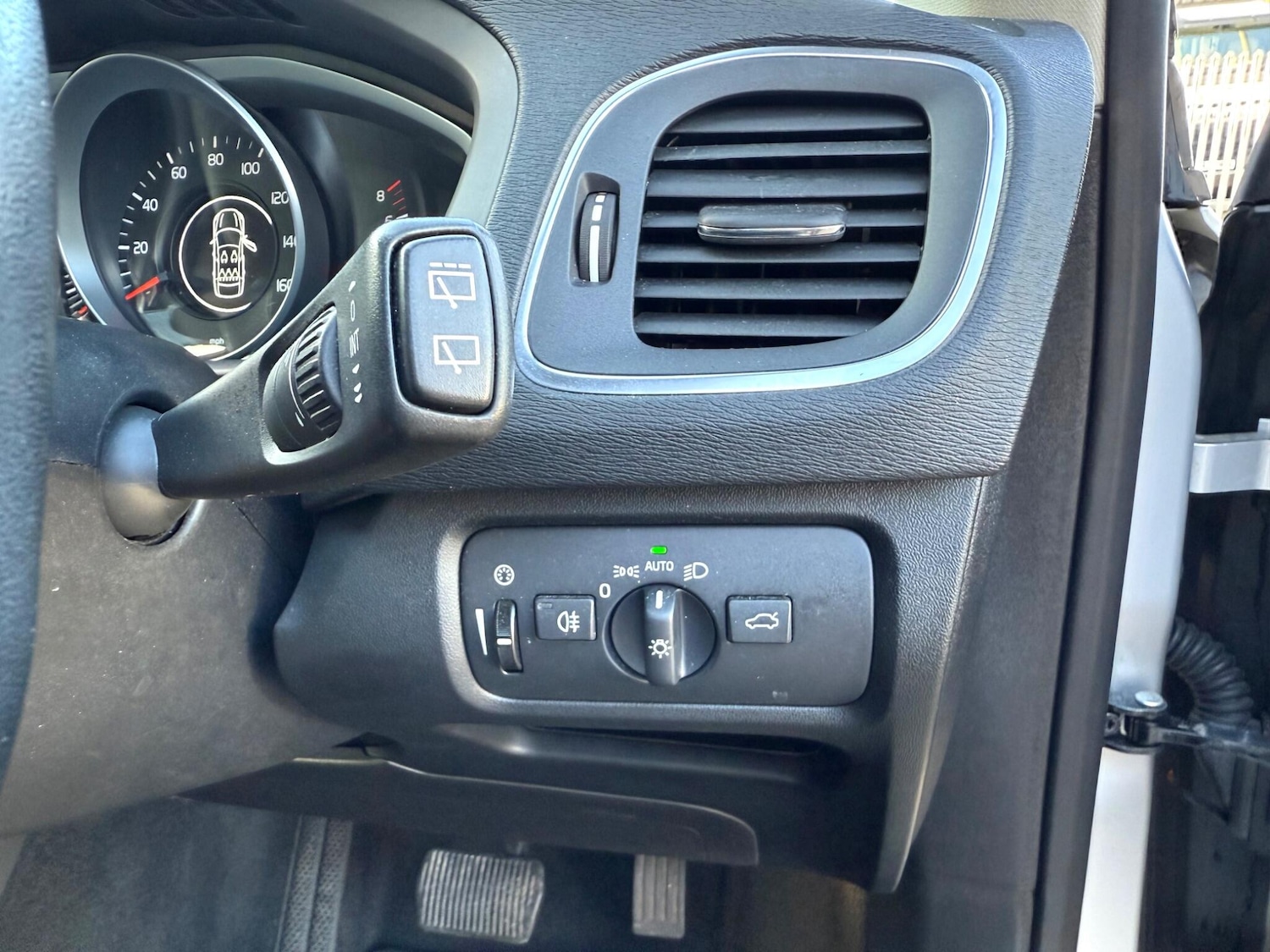 Used Volvo V40 2018 for sale - 78001965: Photo 14