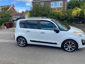 Used Citroen C3 Picasso 2016 for sale - 79087593: Photo