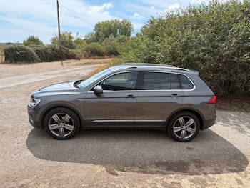 Used Volkswagen Tiguan 2019 for sale - 79663825: Photo