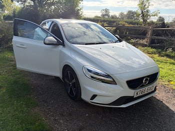 Used Volvo V40 2016 for sale - 79825873: Photo