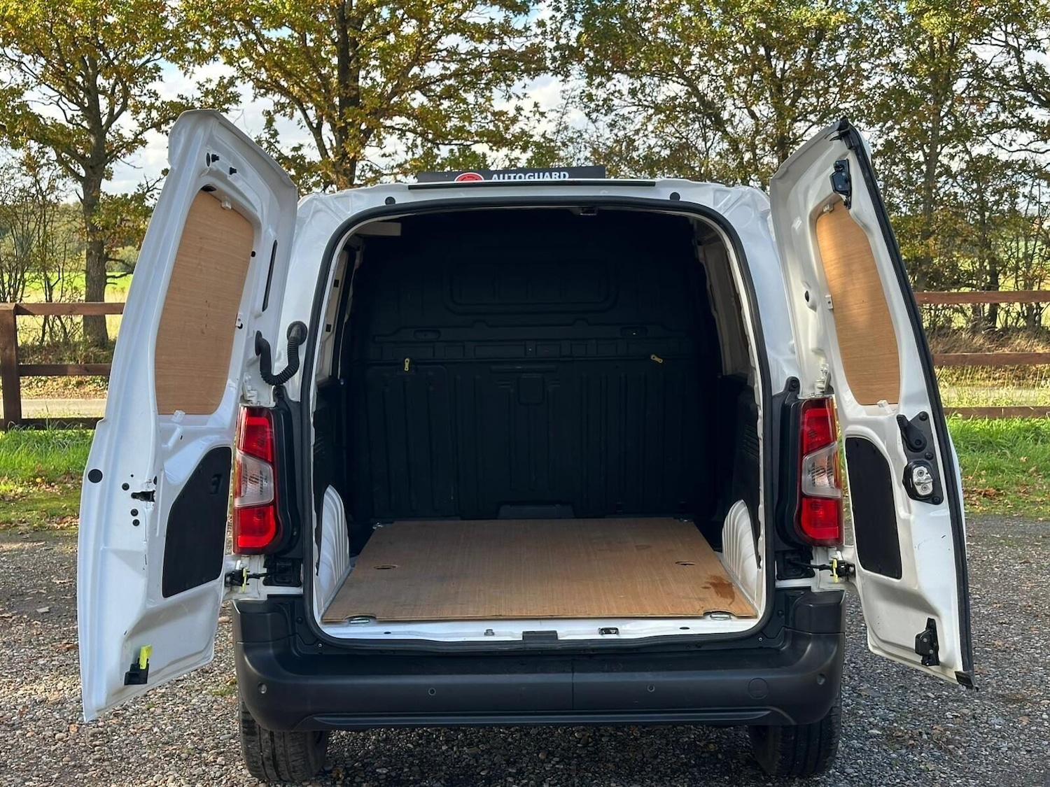 Used Peugeot Partner 2022 for sale - 76608922: Photo 17