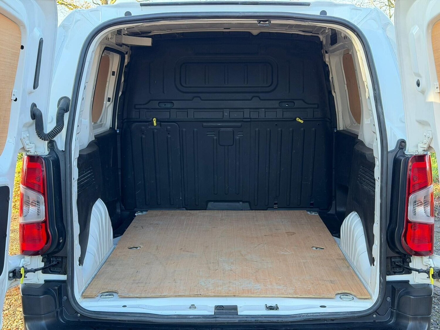 Used Peugeot Partner 2022 for sale - 76608922: Photo 18