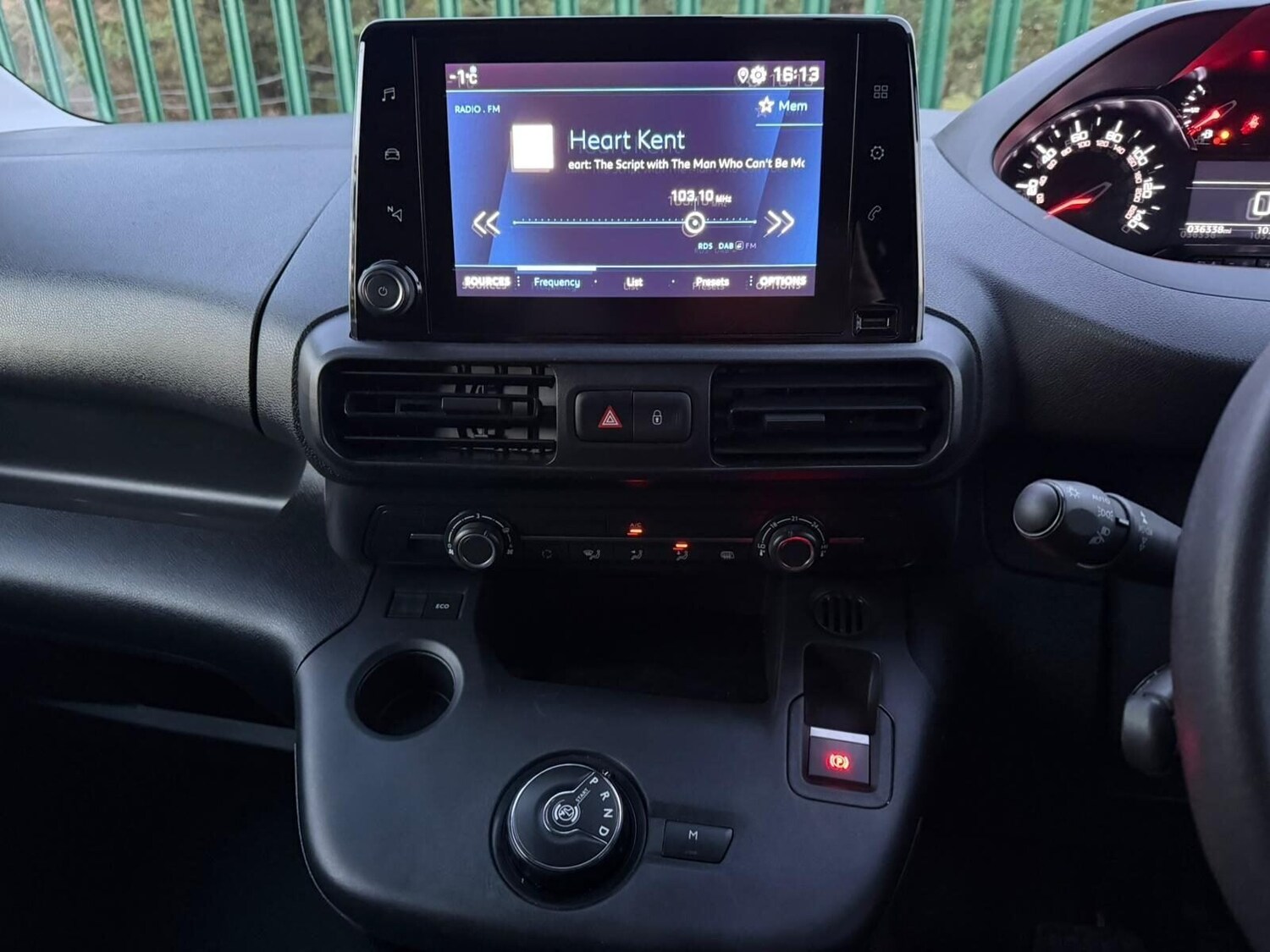 Used Peugeot Partner 2023 for sale - 77088533: Photo 18