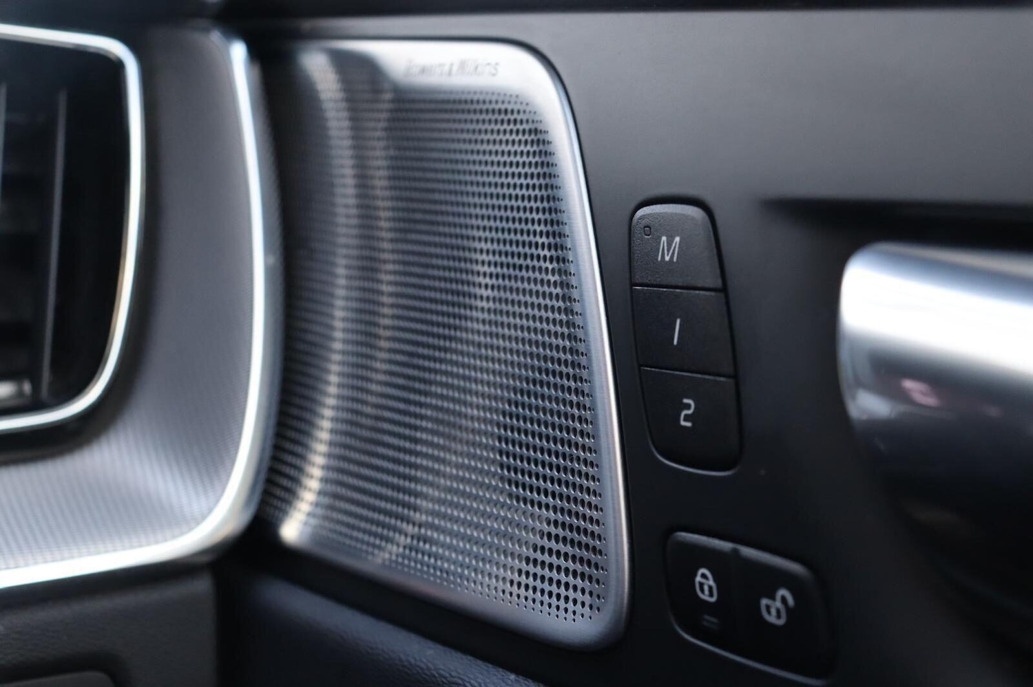 Used Volvo XC60 2021 for sale - 77024132: Photo 18