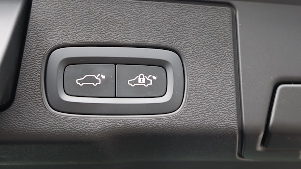 Used Volvo XC60 2023 for sale - 75647182: Photo 35