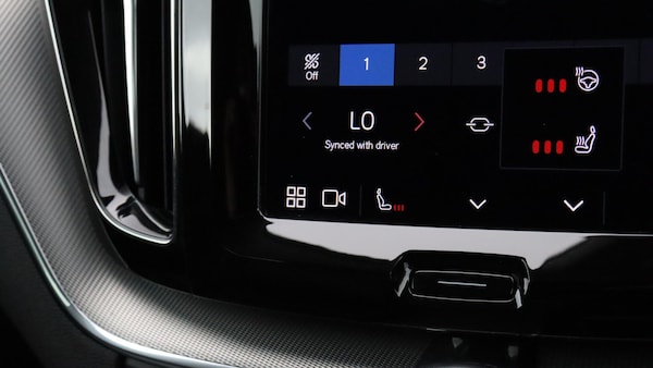 Used Volvo XC60 2023 for sale - 75647182: Photo 40