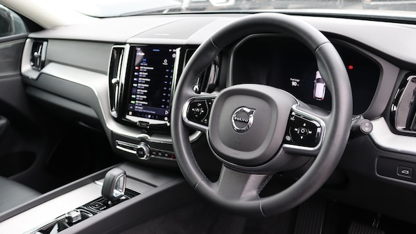 Used Volvo XC60 2023 for sale - 75647182: Photo 4