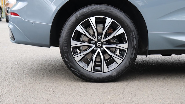 Used Volvo XC60 2023 for sale - 75647182: Photo 9