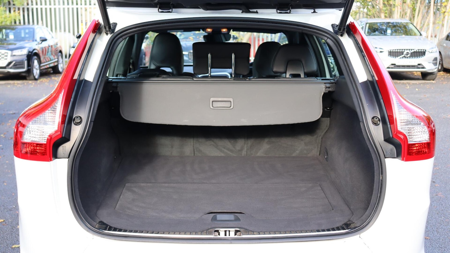 Used Volvo XC60 2017 for sale - 76337102: Photo 13