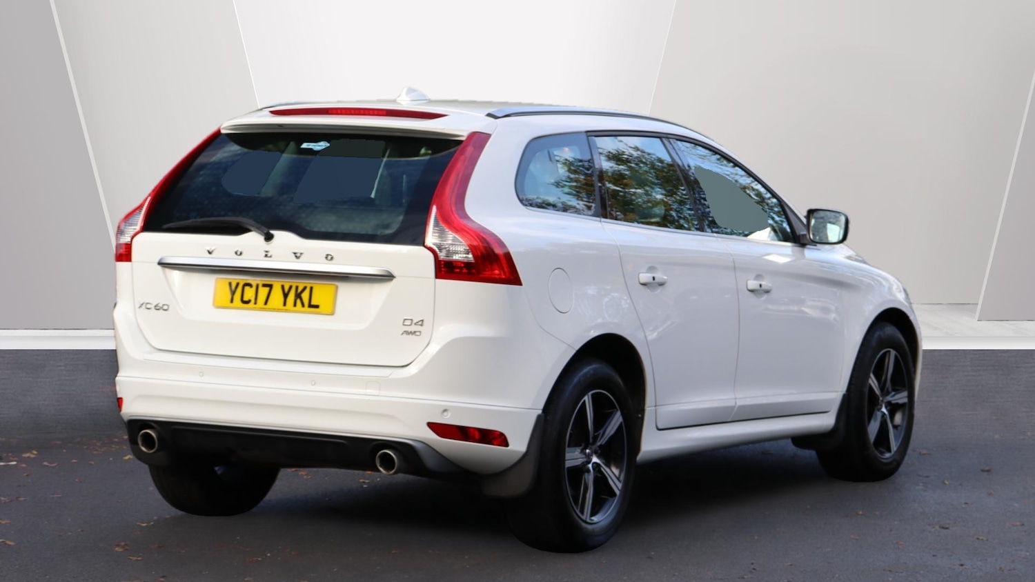 Used Volvo XC60 2017 for sale - 76337102: Photo 2