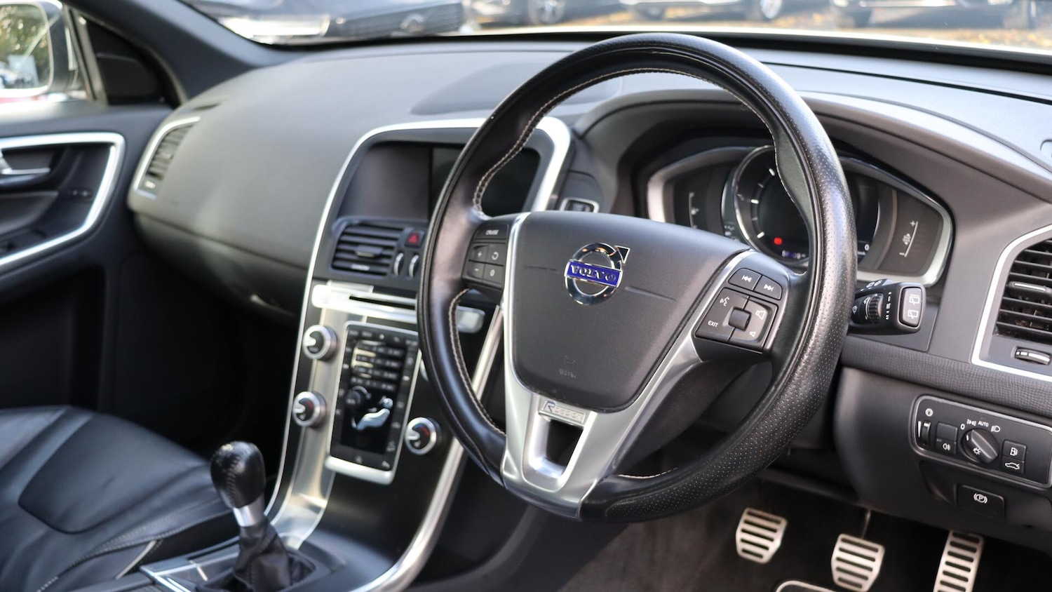 Used Volvo XC60 2017 for sale - 76337102: Photo 4