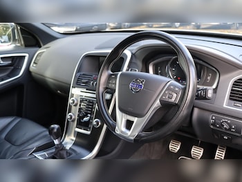 Used Volvo XC60 2017 for sale - 76337102: Photo