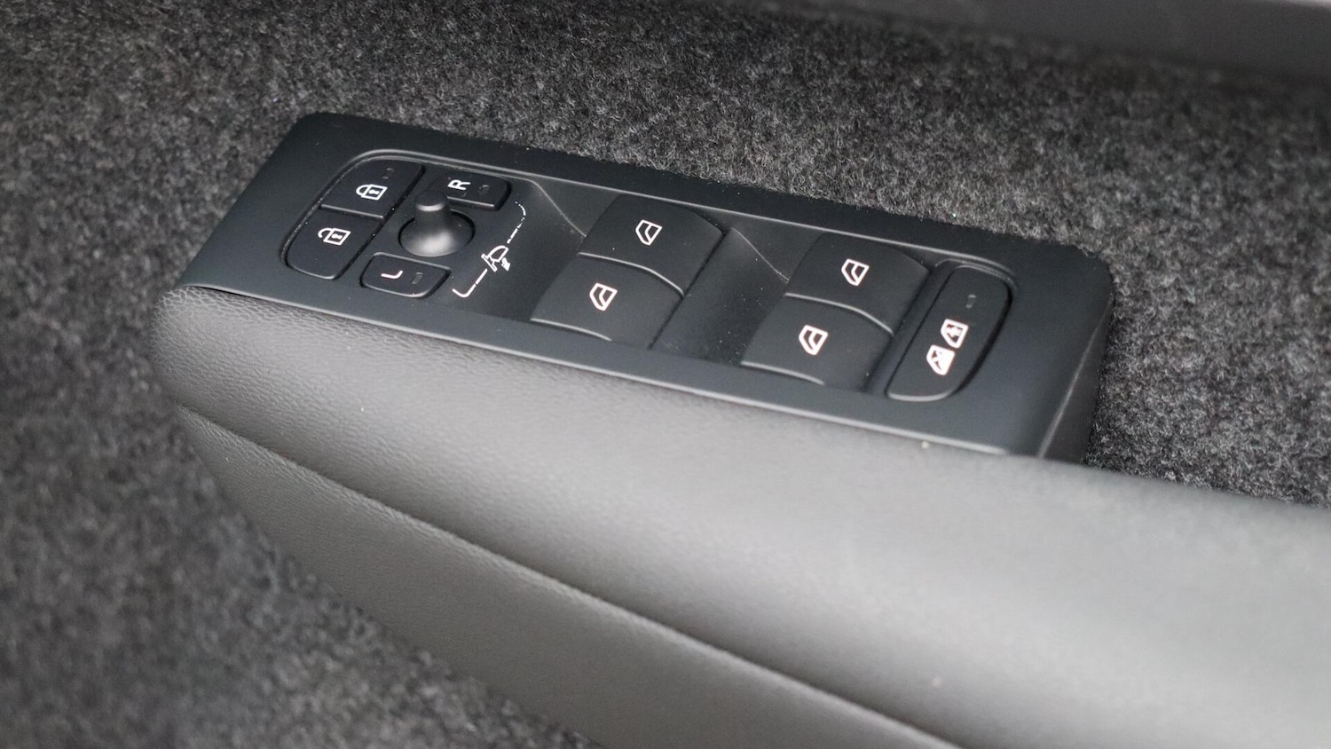 Used Volvo XC40 2022 for sale - 76326507: Photo 24