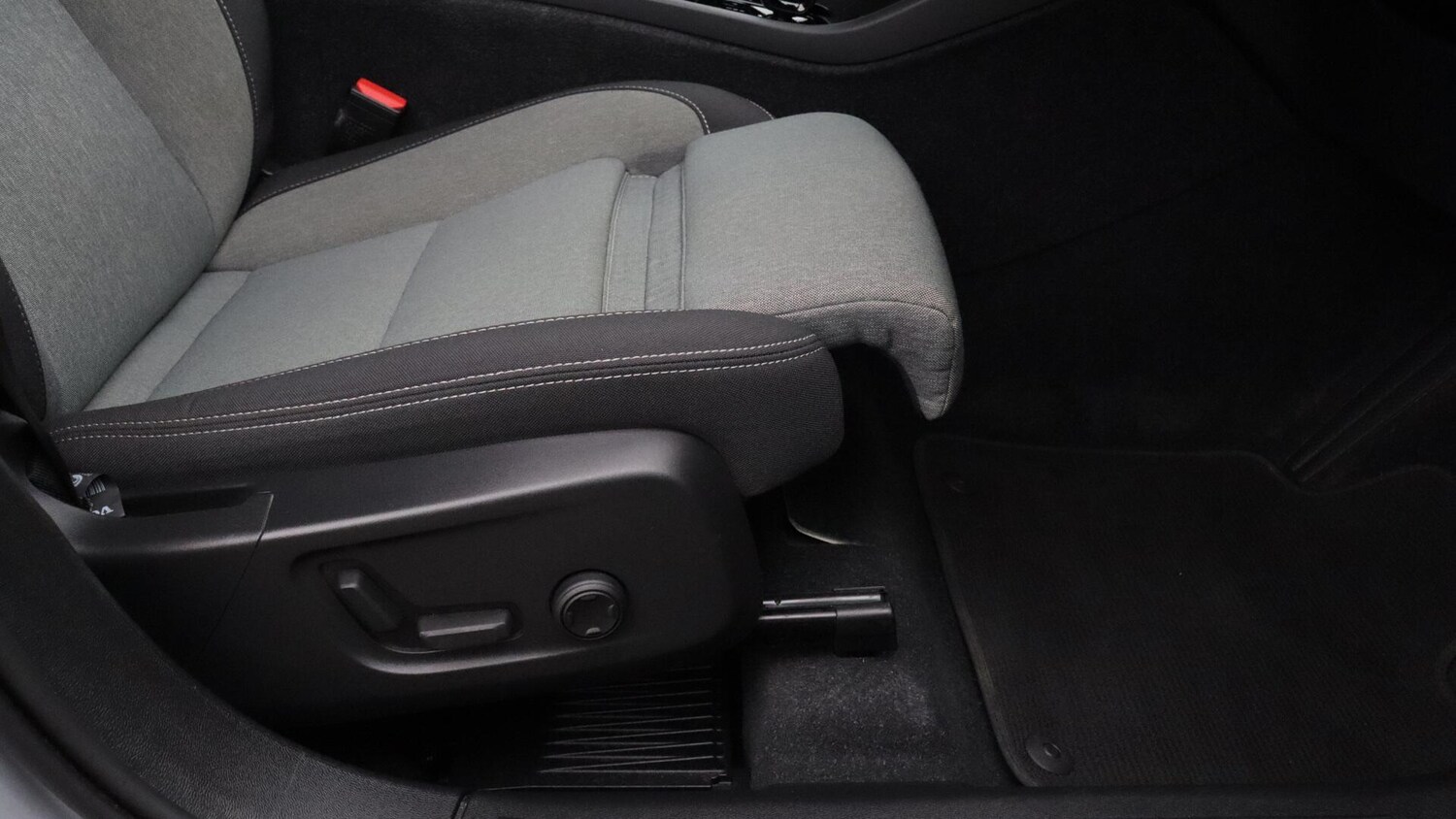 Used Volvo XC40 2022 for sale - 76326507: Photo 30